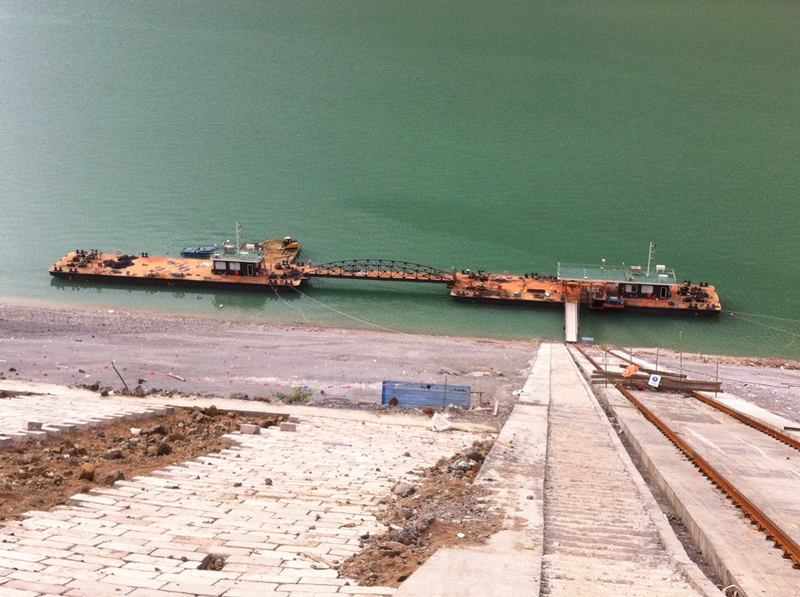溪洛渡水电站马家河坝专用管理码头趸船